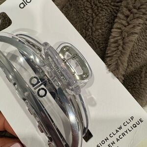 ALO Yoga Silver Hair Claw Clip